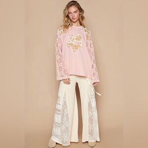 POL NWOB Thermal Knit Top with Lace Sleeves and Flower Patch Front in Dusty Pink